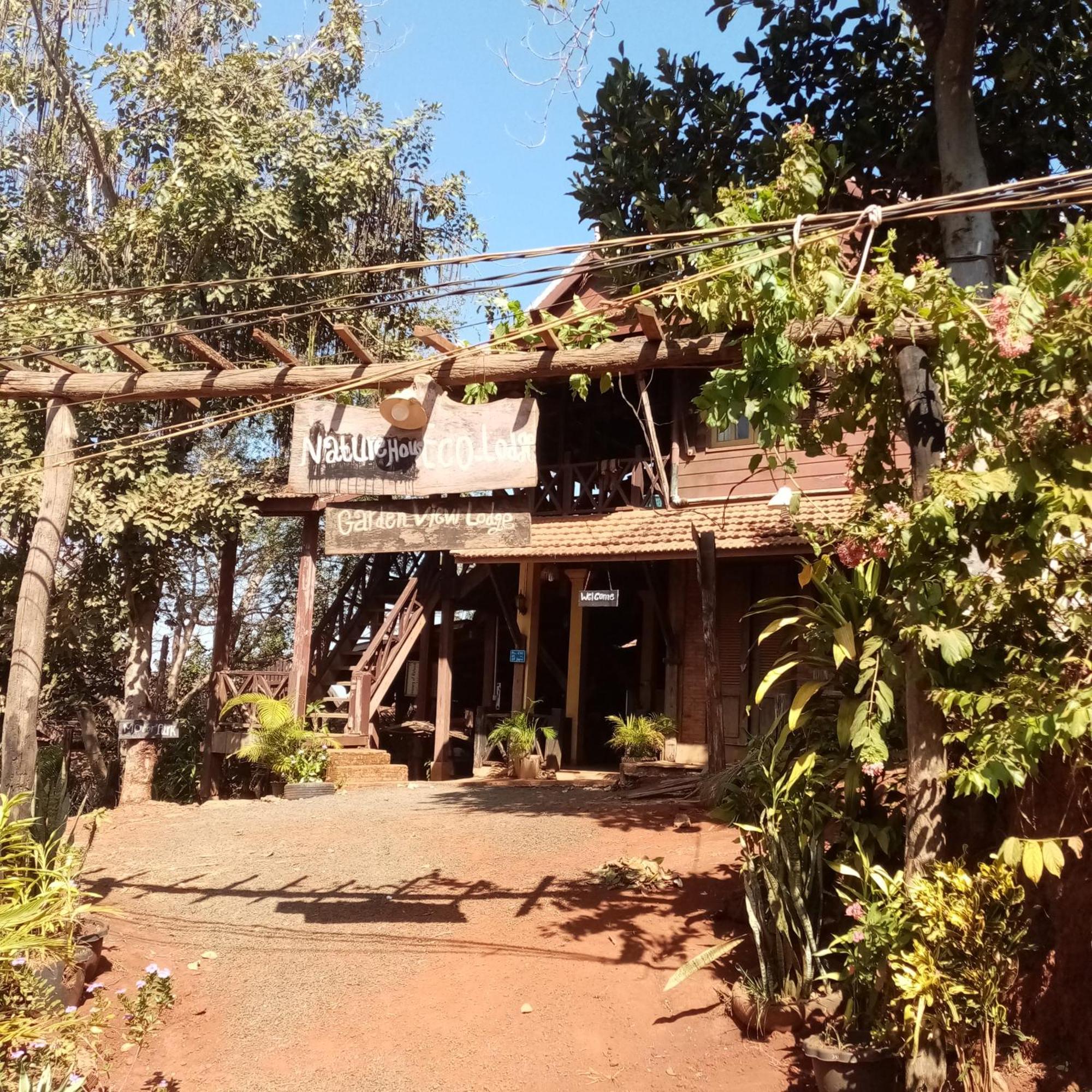 Nature House Eco-Lodge& Trekking Banlung Esterno foto
