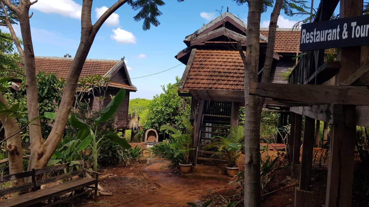 Nature House Eco-Lodge& Trekking Banlung Esterno foto