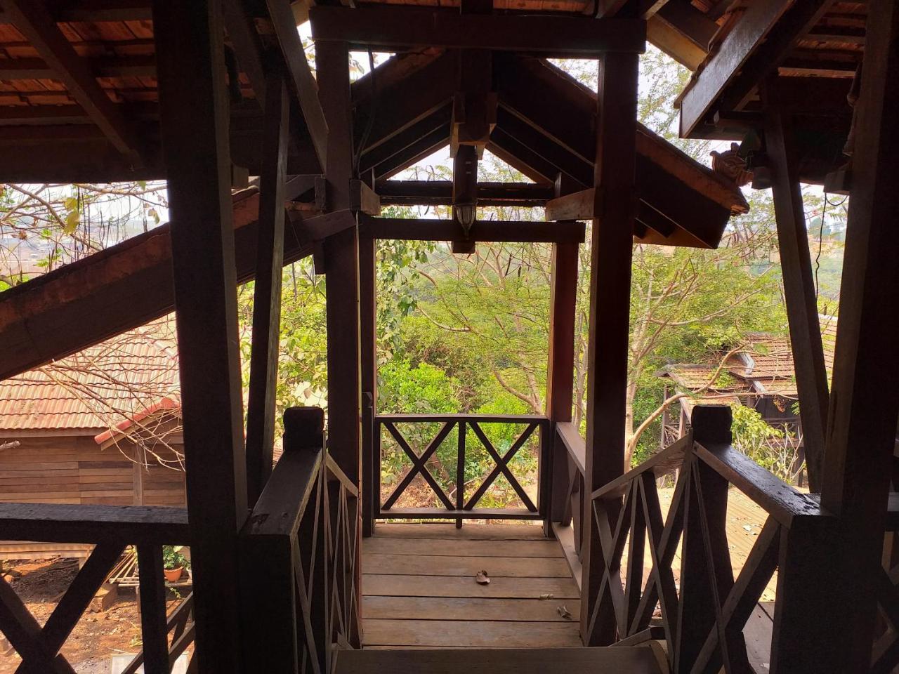 Nature House Eco-Lodge& Trekking Banlung Esterno foto